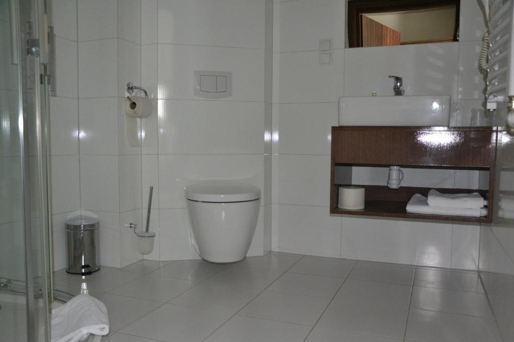 Hotel Pod Debem Tarnow Bilik gambar